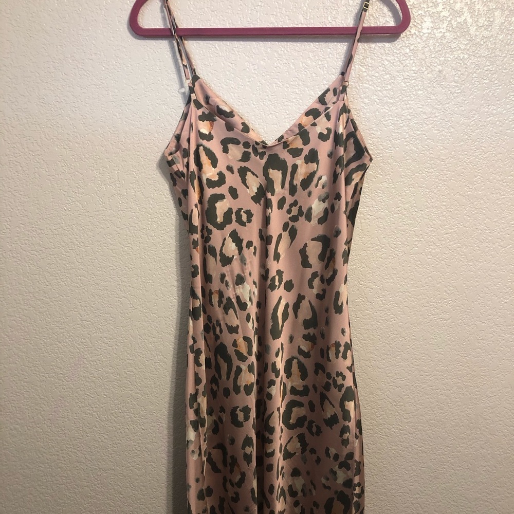 Show me your mumu leopard dress - Picture 3 of 4